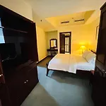 Apartment By Times Square Kl