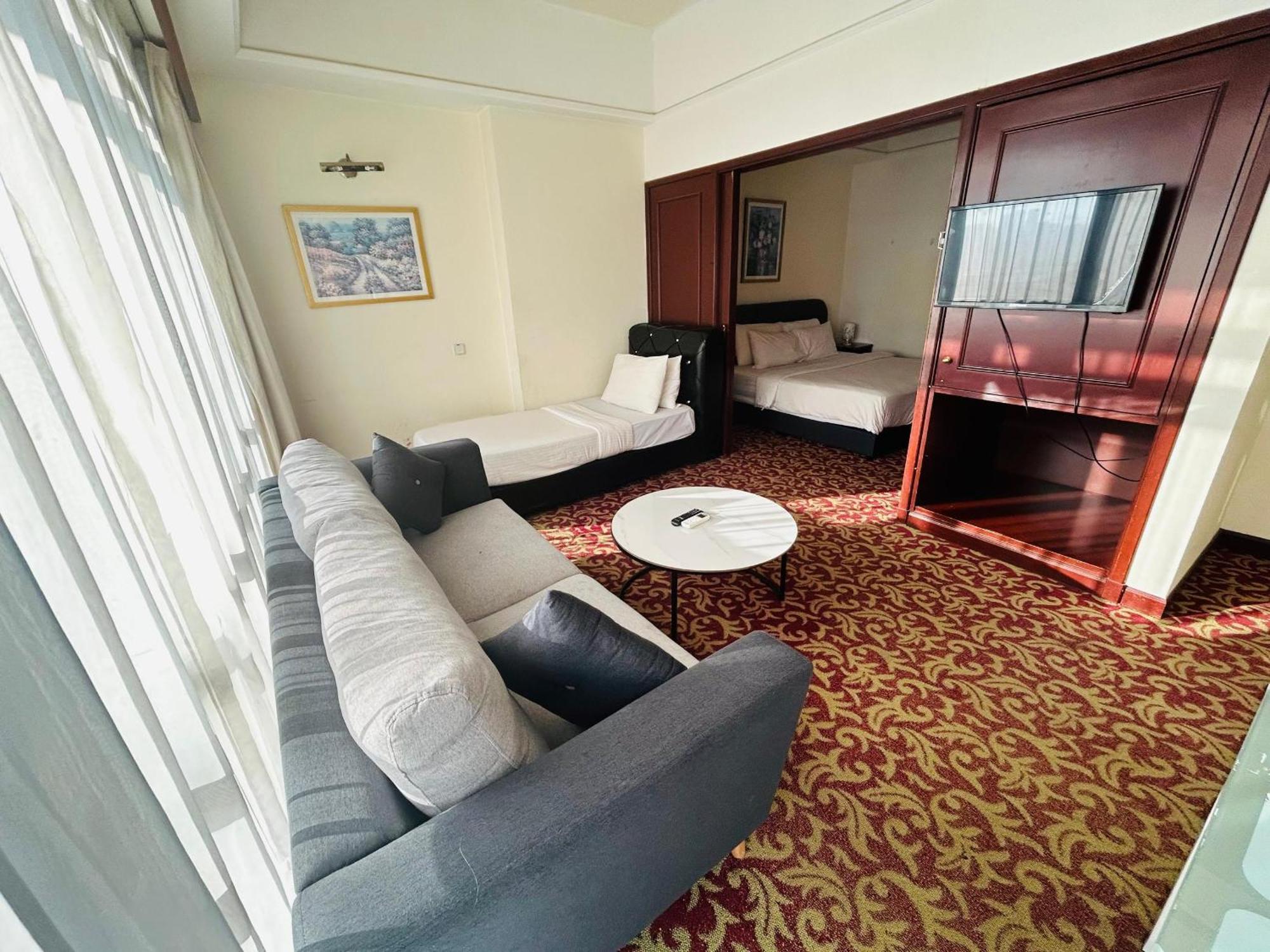 By Times Square Kl Apartment