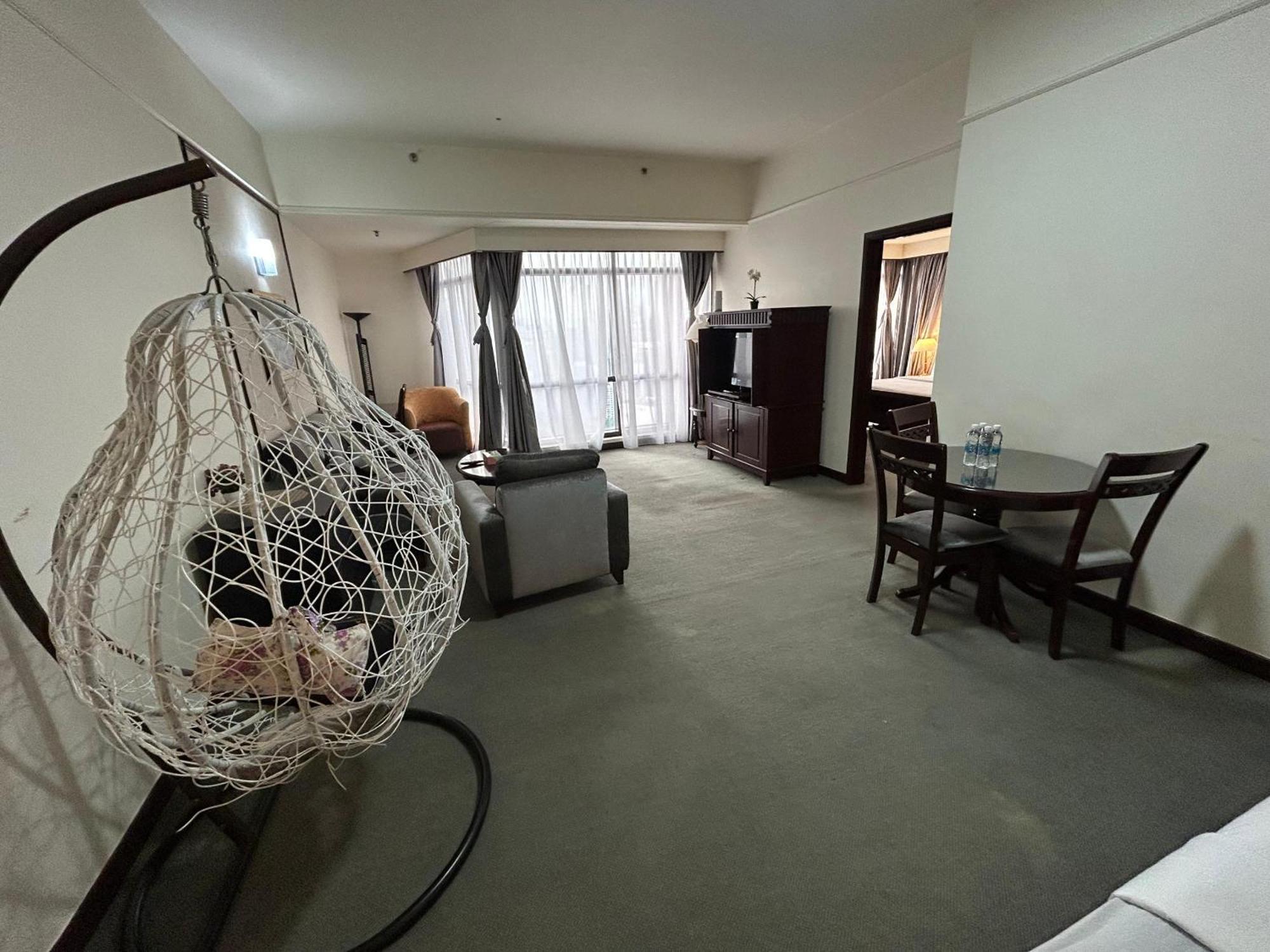 By Times Square Kl Apartment *