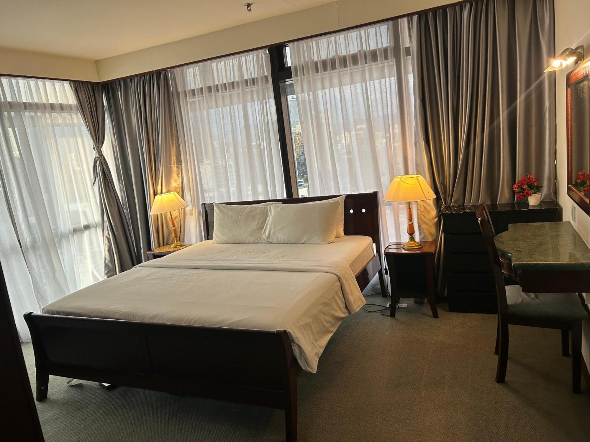 Apartment By Times Square Kl