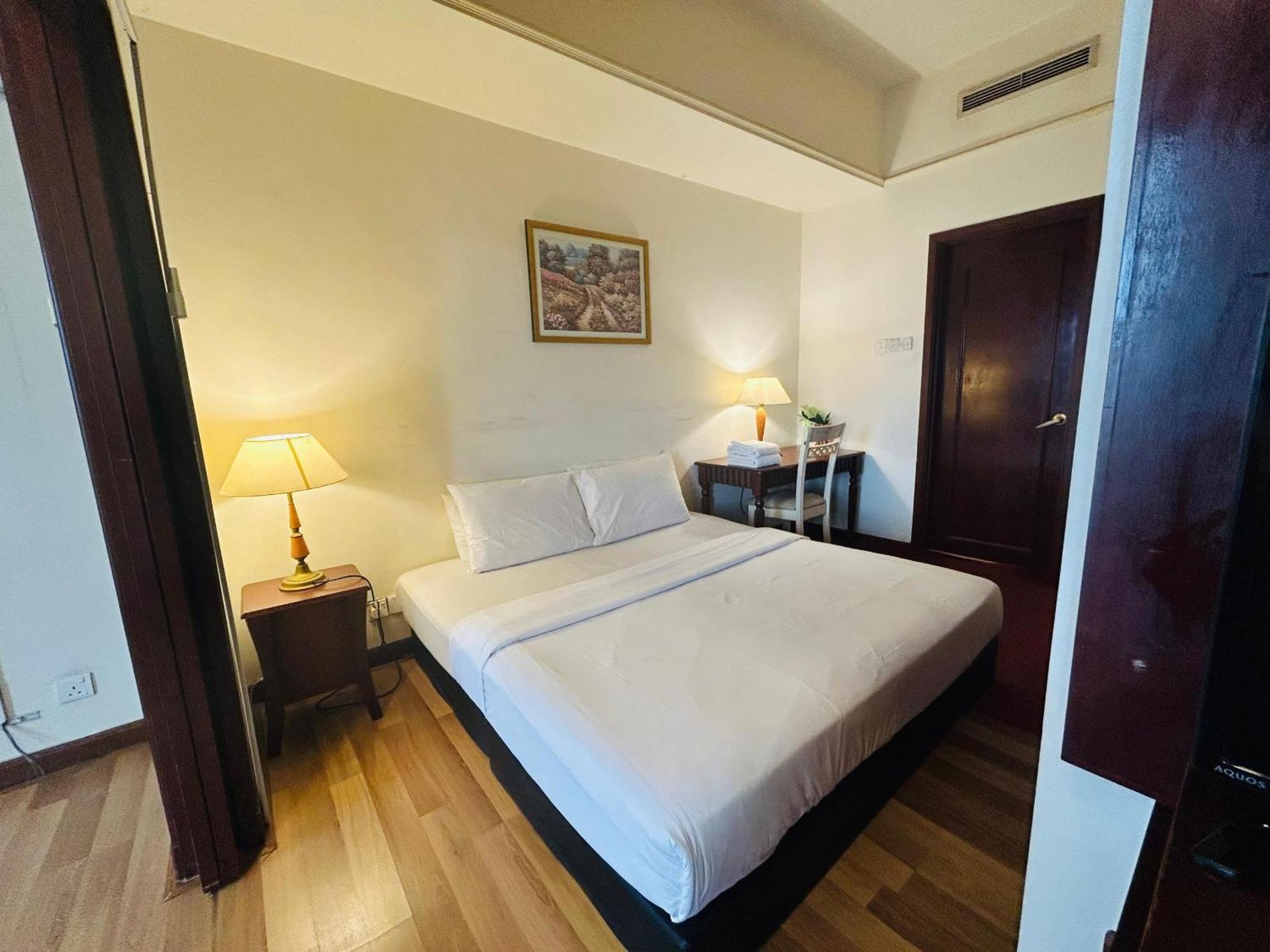 By Times Square Kl Apartment *